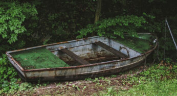 Groups can apply to remove abandoned boats from local waterways