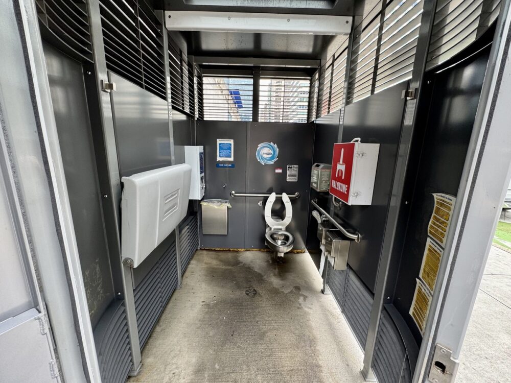 Got to go? PHLASK helps you find public restrooms & water fountains in Philly 